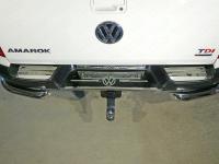 Volkswagen Amarok (16–) Накладки на задний бампер (лист зеркальный логотип Volkswagen)